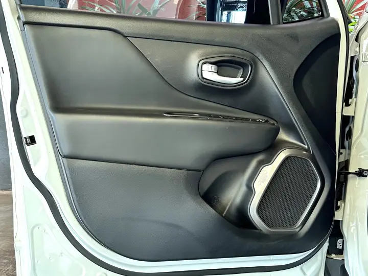 RENEGADE 1.3 T270 TURBO FLEX LONGITUDE AT6