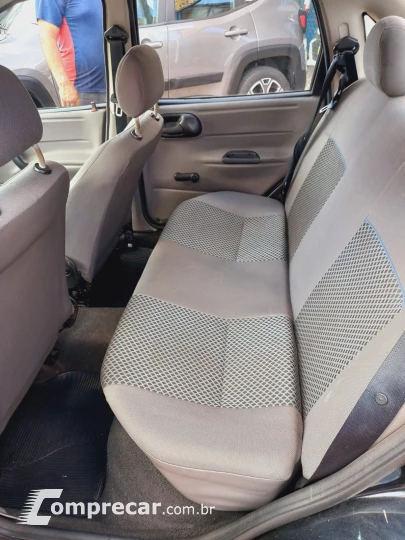 CLASSIC 1.0 MPFI Sedan 8V