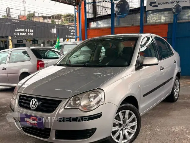POLO SEDAN - 1.6 8V 4P MANUAL