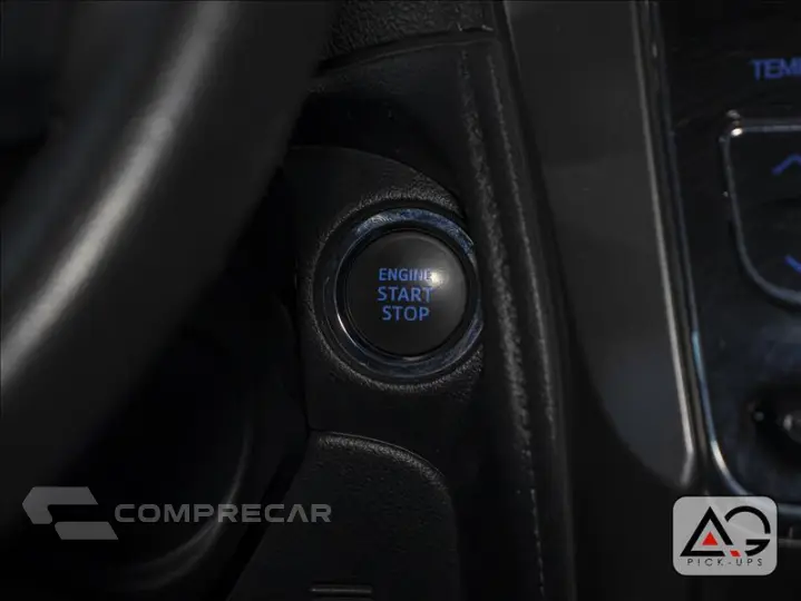 YARIS 1.5 16V Sedan XS Connect