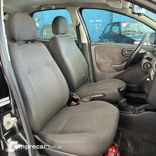 CORSA 1.0 MPFI Premium Sedan 8V