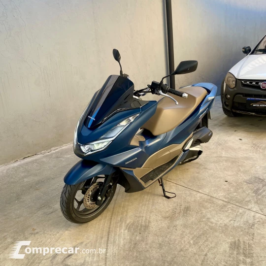 PCX 160 DLX