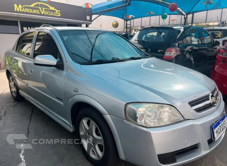 ASTRA 2.0 MPFI Advantage Sedan 8V