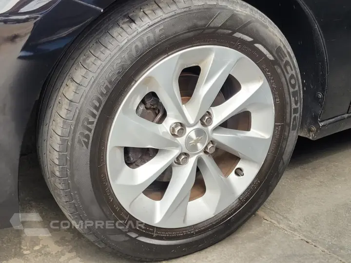 ONIX SEDAN Plus LT 1.0 12V Flex 4p Mec.