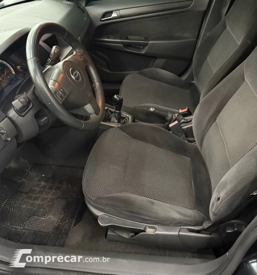VECTRA 2.0 MPFI GT Hatch 8V