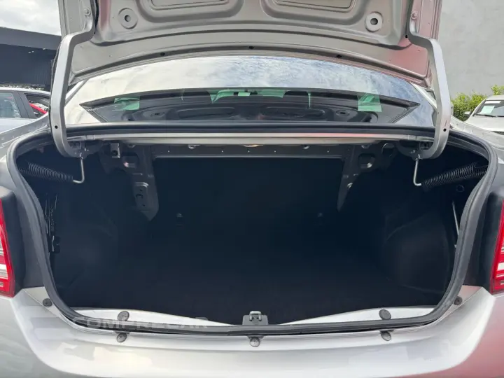 LOGAN 1.0 12V SCE ZEN