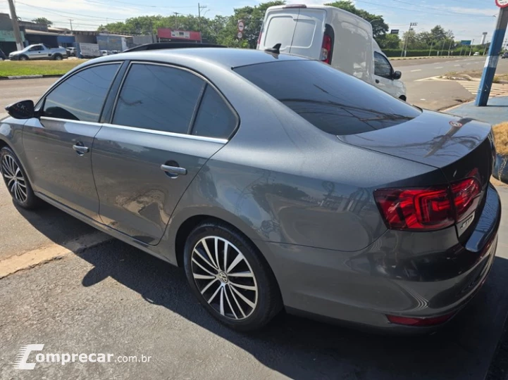 JETTA 2.0 TSI Highline 211cv
