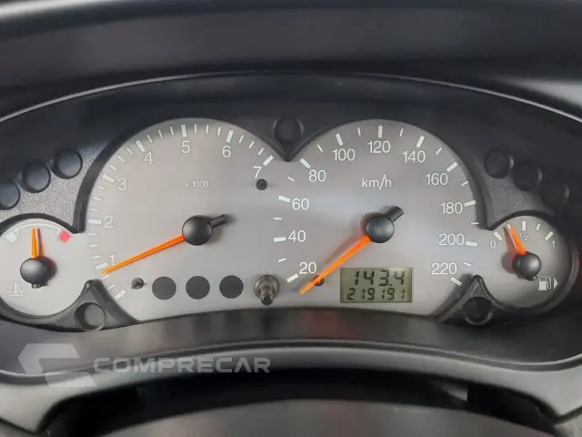 FOCUS HATCH - 1.6 8V 4P MANUAL