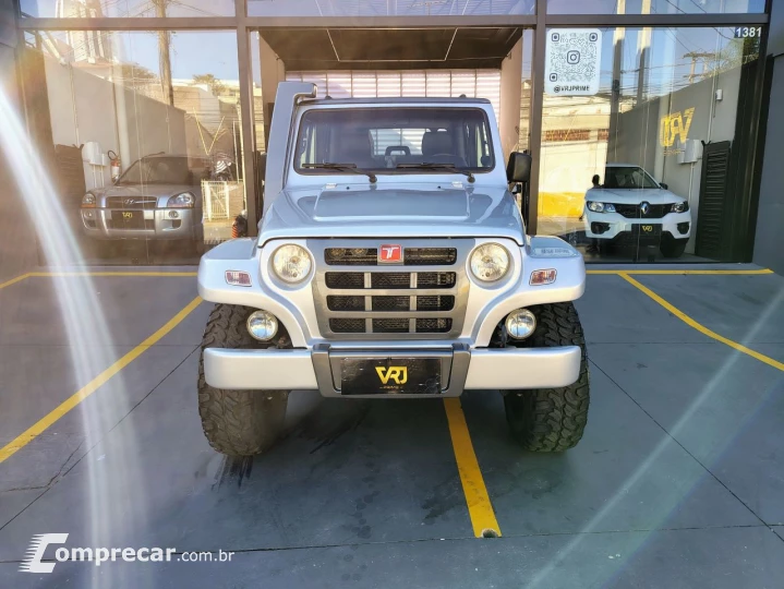 T-4 4x4 3.0 TB Int. Cap. Rígida Diesel