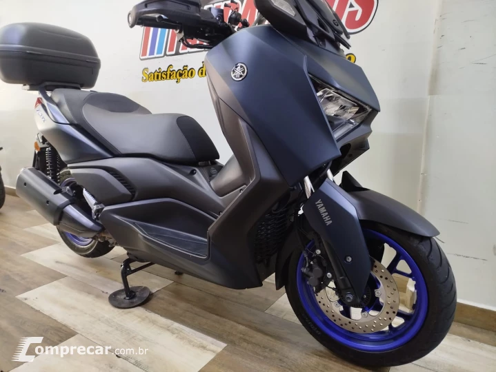XMax 250 Connected