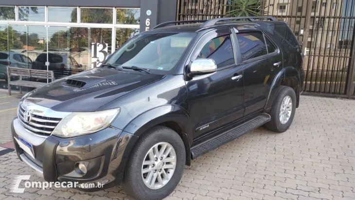 Hilux SW4 3.0 16V 4P SRV 4X4 7 LUGARES TURBO DIESEL AUTOMÁTI