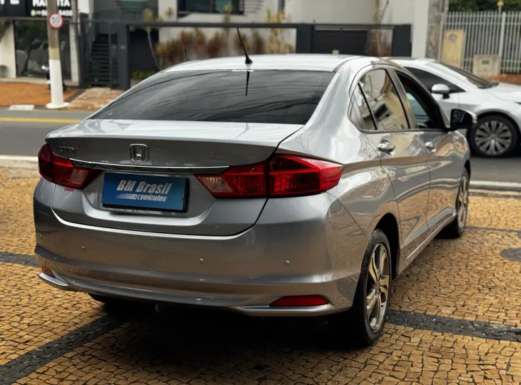 CITY 1.5 LX Sedan 16V