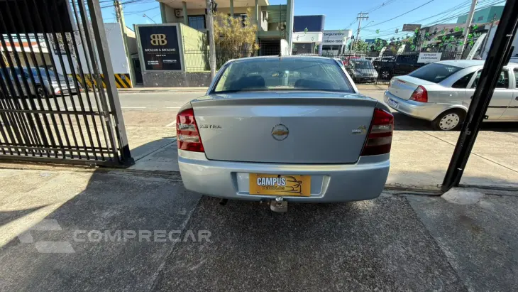 ASTRA 2.0 MPFI Advantage Sedan 8V