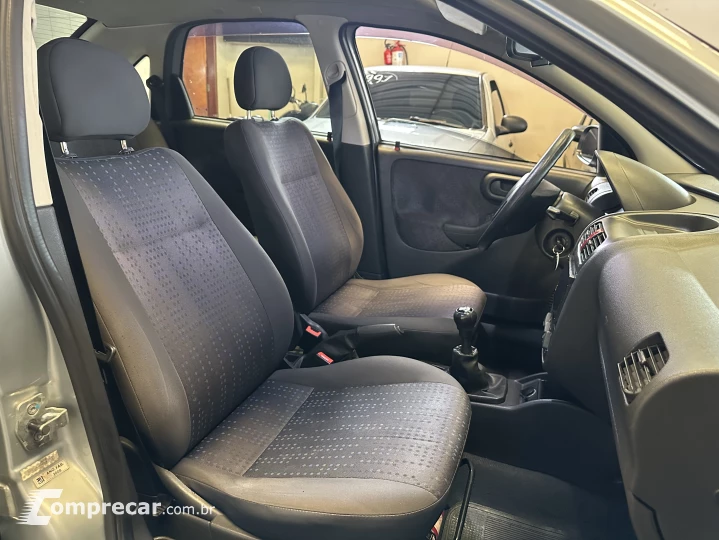 CORSA 1.4 MPFI Maxx Sedan 8V