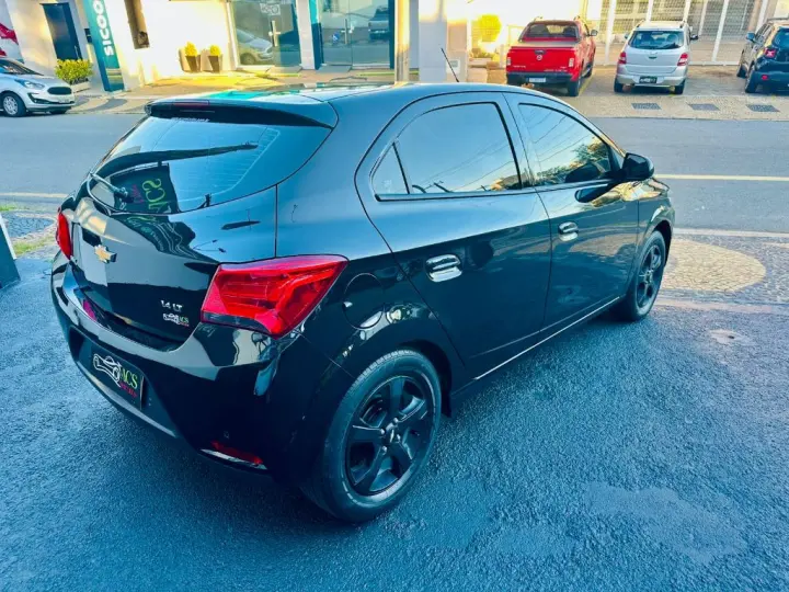 ONIX HATCH LT 1.4 8V FlexPower 5p Mec.