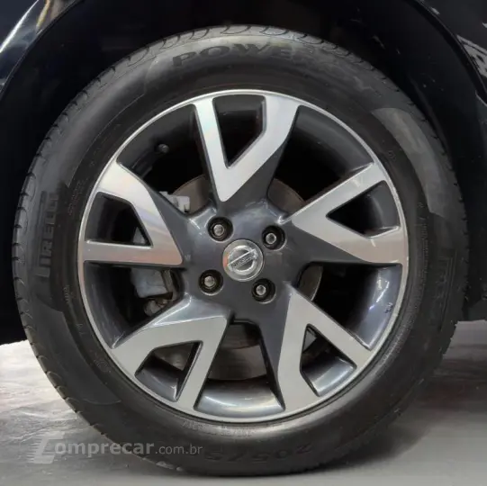 VERSA UNIQUE 1.6 16V Flex 4p Mec.