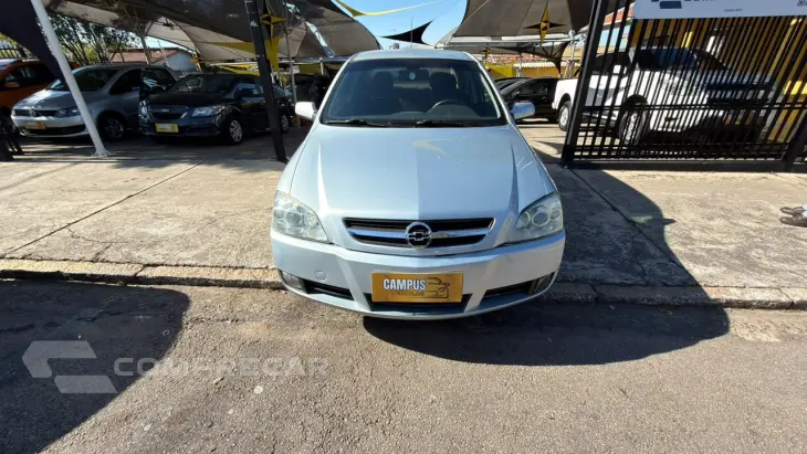 ASTRA 2.0 MPFI Advantage Sedan 8V