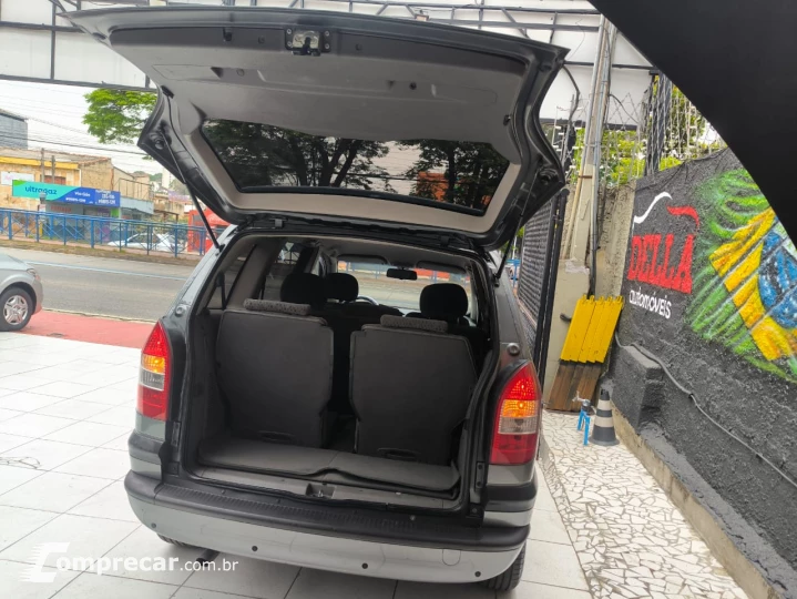 ZAFIRA 2.0 MPFI Elegance 8V