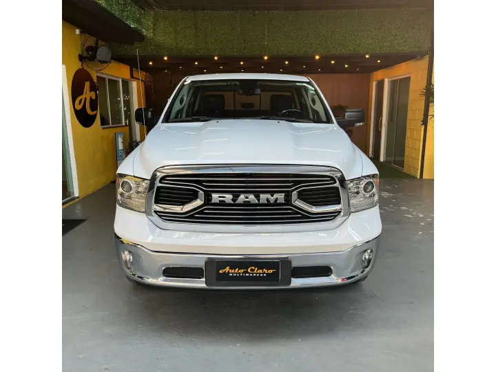 CLASSIC 5.7 V8 GASOLINA LARAMIE CD 4X4 AUTOMÁTICO