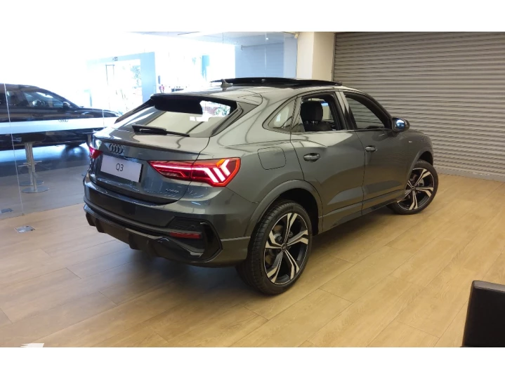 Q3 2.0 40 TFSI GASOLINA SPORTBACK PERFORMANCE BLACK PLUS QUA