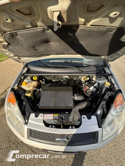 FIESTA 1.6 MPI Sedan 8V