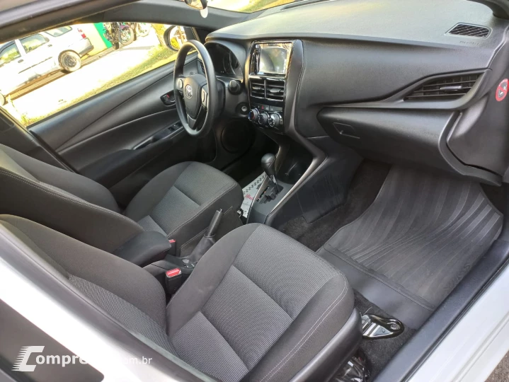 YARIS 1.5 16V XL