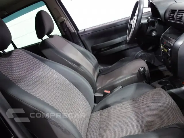 FOX - 1.0 MI 8V 4P MANUAL