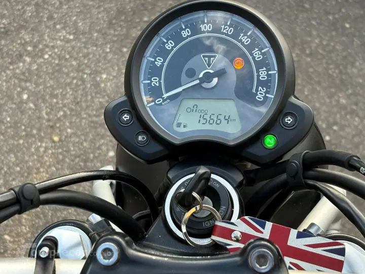 STREET SCRAMBLER 900 cc