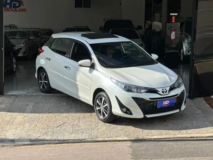 YARIS HB XLS15 AT