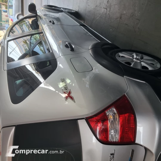 LIVINA 1.6 S X-gear 16V