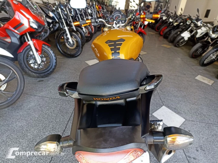 CB 600F HORNET