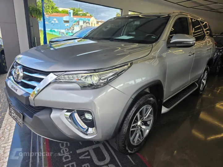 HILUX SW4 2.8 SRX 4X4 7 Lugares 16V Turbo Intercooler