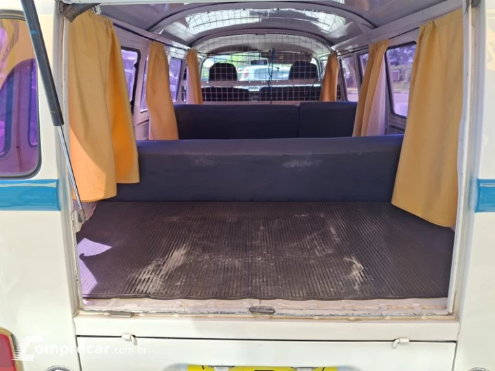 KOMBI 1.6 MI STD Escolar 8V
