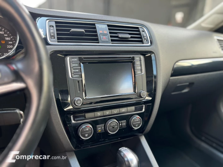 JETTA 2.0 TSI HIGHLINE 211CV GASOLINA 4P TIPTRONIC