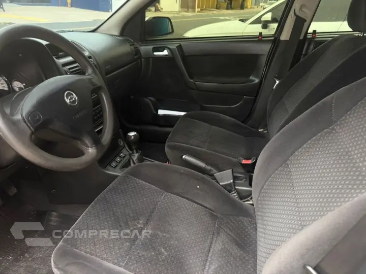 Astra Sed. Advant. 2.0 8V MPFI FlexP. 4p