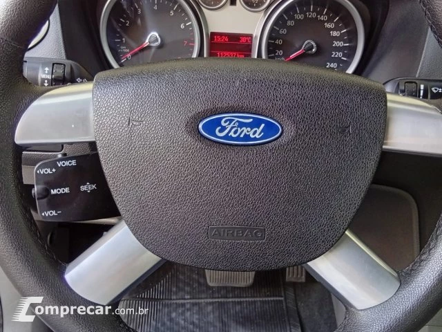 FOCUS SEDAN - 2.0 GLX SEDAN 16V 4P AUTOMÁTICO