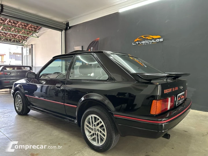 ESCORT 1.8 XR3 8V