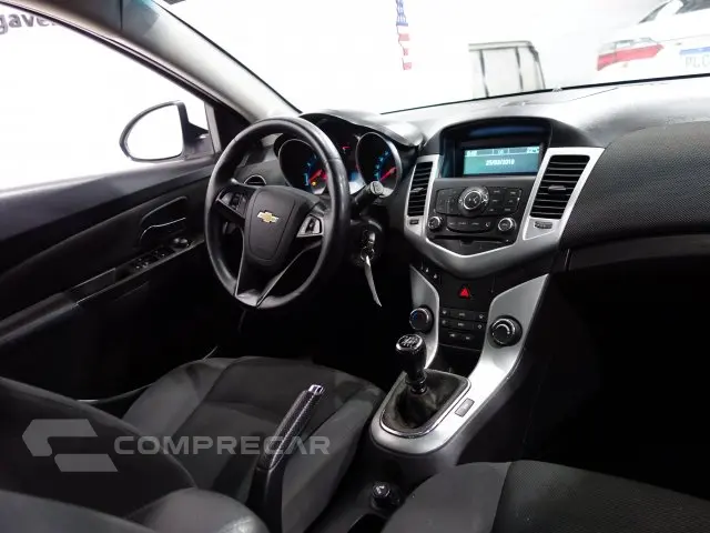 CRUZE HATCH - 1.8 LT SPORT6 16V 4P MANUAL