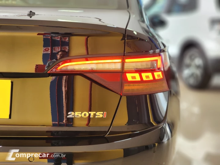 JETTA Comfort. 250 TSI 1.4 Flex 16v Aut.