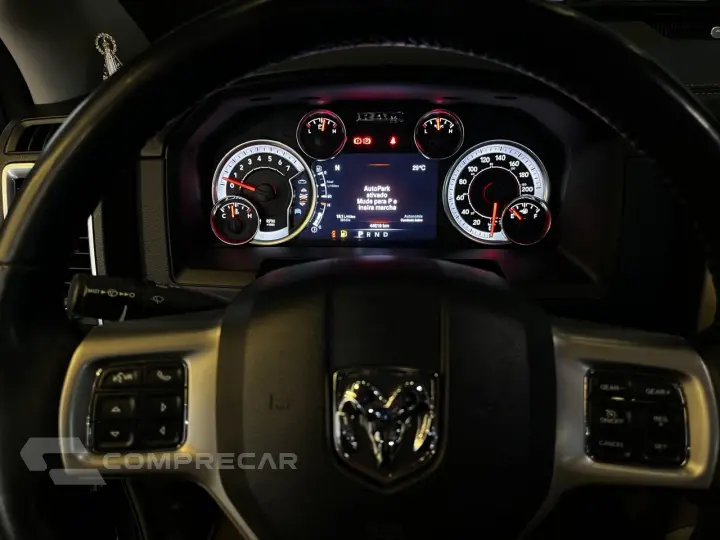 Classic 5.7 V8 32V 4P HEMI LARAMIE AUTOMÁTICO