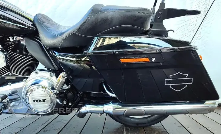 HARLEY-DAVIDSON STREET GLIDE