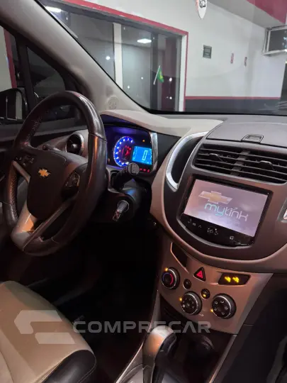 Tracker 1.8 LTZ com teto solar