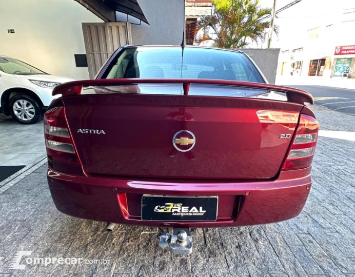 ASTRA 2.0 MPFI Advantage Sedan 8V