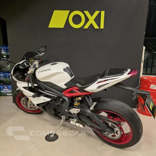 DAYTONA 675R