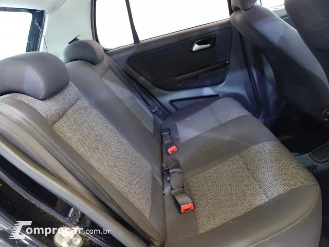 FOX - 1.6 MI 8V 4P MANUAL