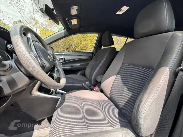 YARIS 1.3 16V FLEX XL MANUAL