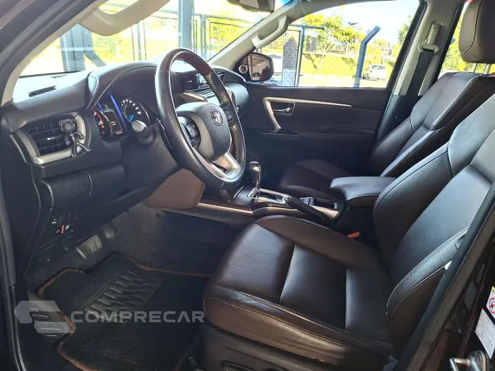 HILUX SW4 2.8 D-4d Turbo SRX 7L 4X4