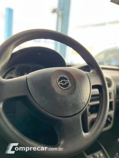 CORSA 1.4 MPFI Premium Sedan 8V