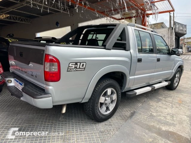 S10 - 2.4 MPFI EXECUTIVE 4X2 CD 8V 4P MANUAL