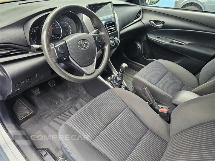 YARIS 1.3 16V FLEX XL MANUAL